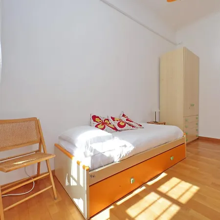 At The Vatican Ottaviano 2 Bedrooms 2 Baths דירה *