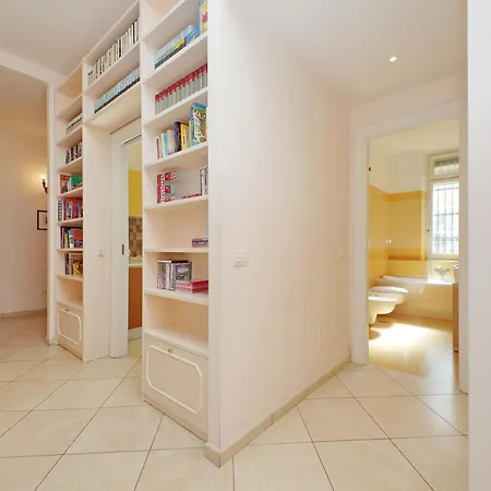 At The Vatican Ottaviano 2 Bedrooms 2 Baths רומא