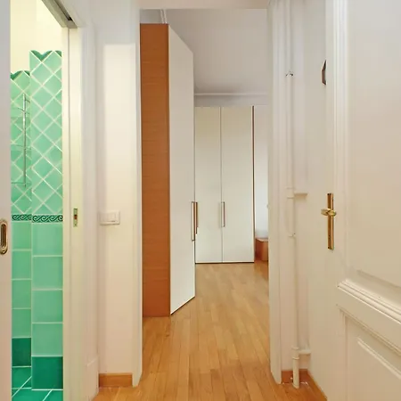 At The Vatican Ottaviano 2 Bedrooms 2 Baths דירה *