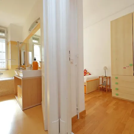 At The Vatican Ottaviano 2 Bedrooms 2 Baths דירה רומא