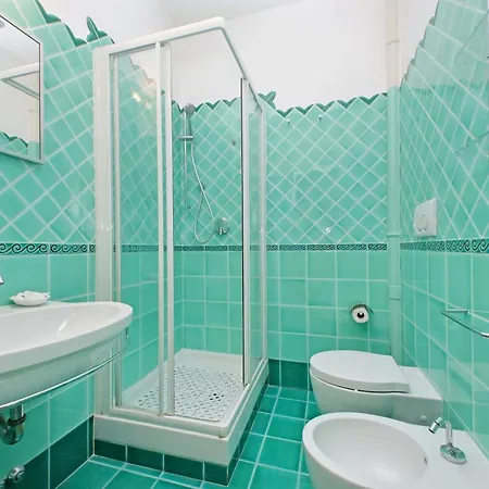 At The Vatican Ottaviano 2 Bedrooms 2 Baths * רומא