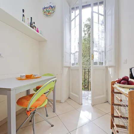 At The Vatican Ottaviano 2 Bedrooms 2 Baths דירה