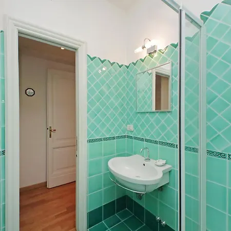 At The Vatican Ottaviano 2 Bedrooms 2 Baths דירה רומא